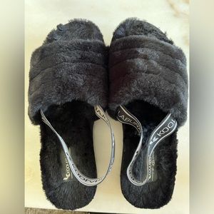 KOOLABURRA BY UGG Fuzz'n II Sandal Black - size 8